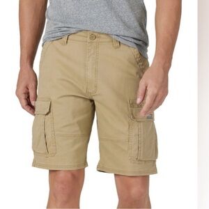 Wrangler Big Men's Stretch
Cargo 10" Shorts new with tags size 46